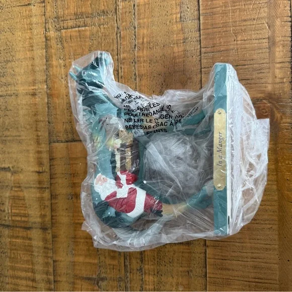 The Trail Of Painted Ponies In A Manger RETIRED Christmas Collectible - Picture 10 of 12